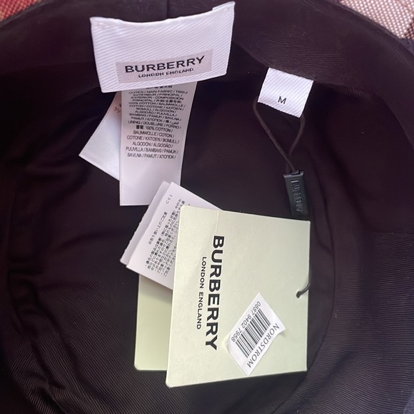 Burberry bucket hat. New with tag - Picture 3 of 3